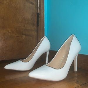 OFF WHITE POINTED HEELS